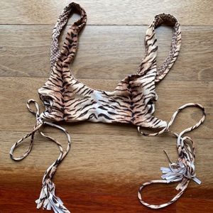 Acacia Hunter Tiger Top Small